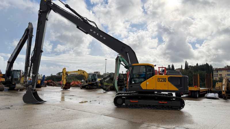 OmecoHub - VOLVO EC230F-LR